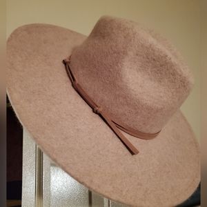 TAN COWGIRL HAT